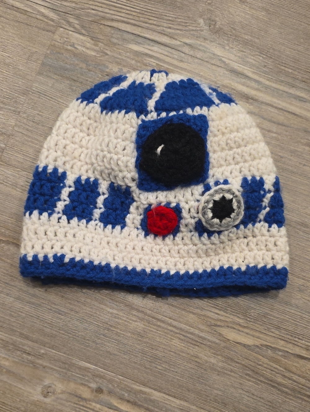 R2 D2 Crochet Hat
